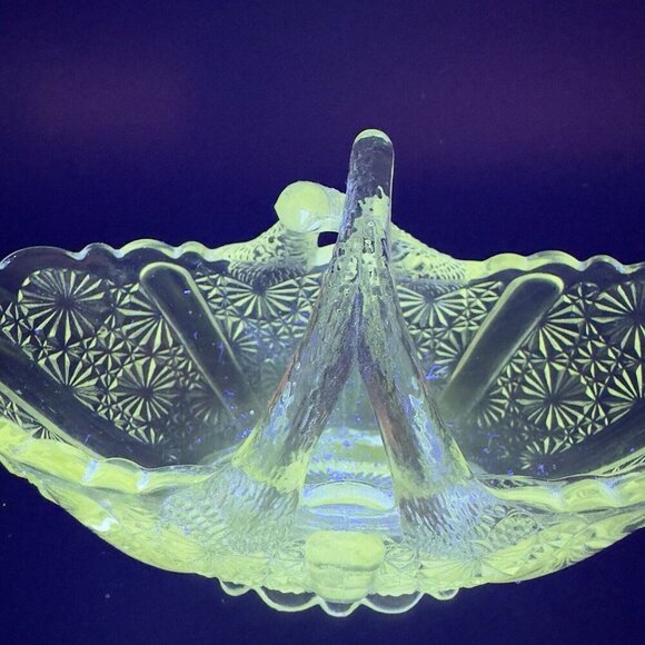 Fenton Glass Clear Daisy Button Basket Split Twig Handle Manganese 365nm Glow UV - Picture 12 of 15